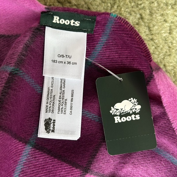 Roots Super soft plaid scarf - Picture 2 of 4